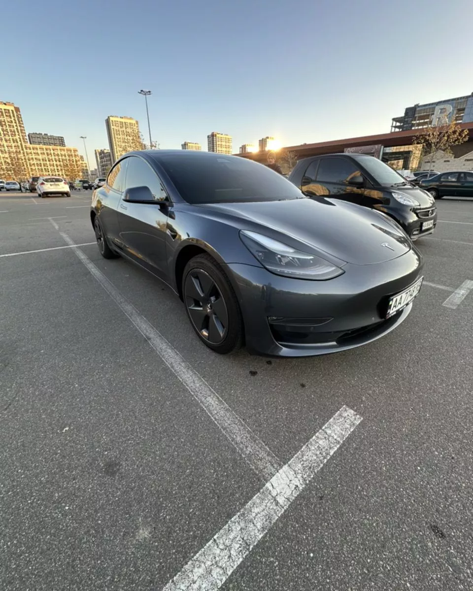 Tesla Model 3  82.5 kWh 2022201