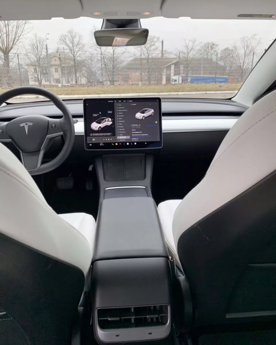 Tesla Model 3  82 kWh 2021201