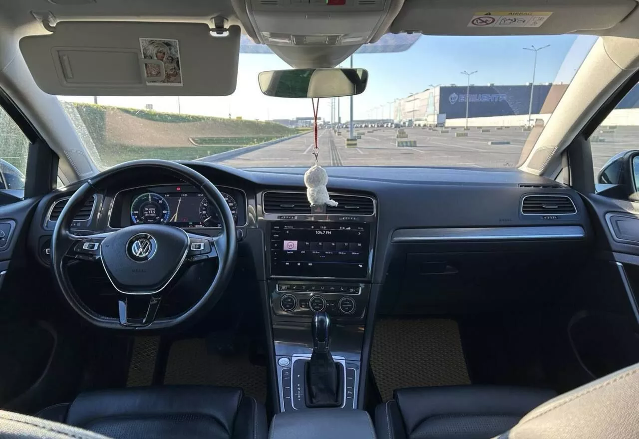 Volkswagen e-Golf  35.8 kWh 201851