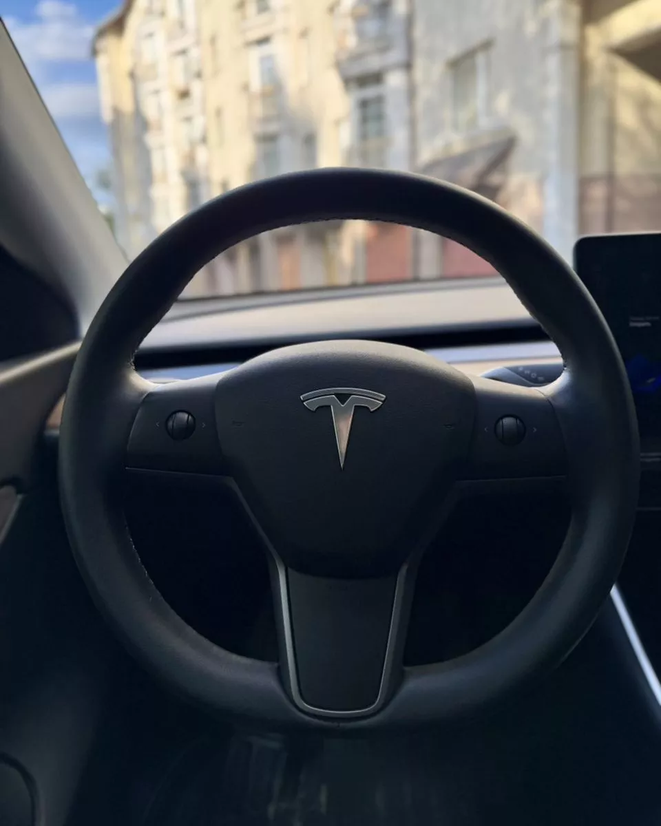 Tesla Model Y  82 kWh 2020251