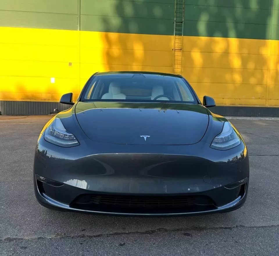 Tesla Model Y  82 kWh 2022121