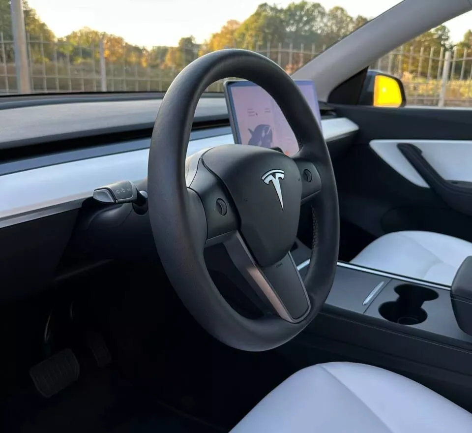 Tesla Model Y  82 kWh 2022221