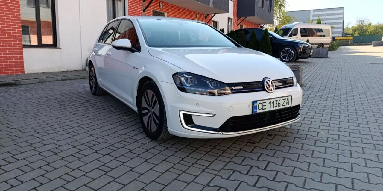 Volkswagen e-Golf  24 kWh 201421