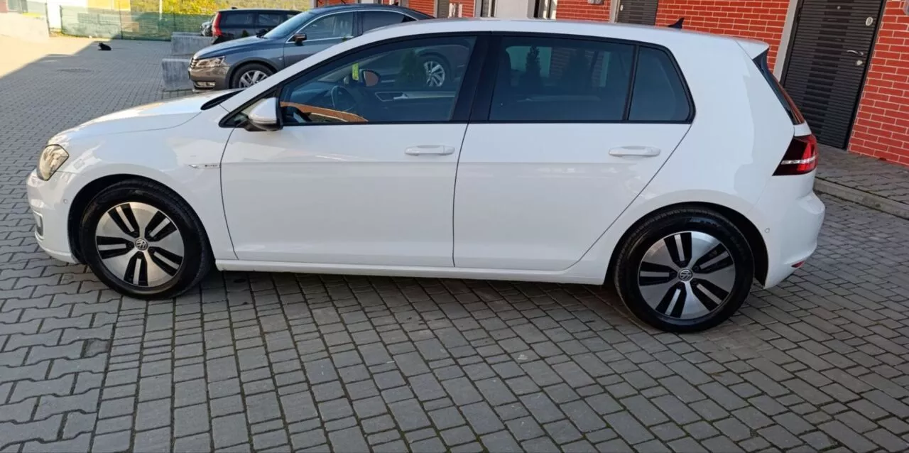 Volkswagen e-Golf  24 kWh 2014121