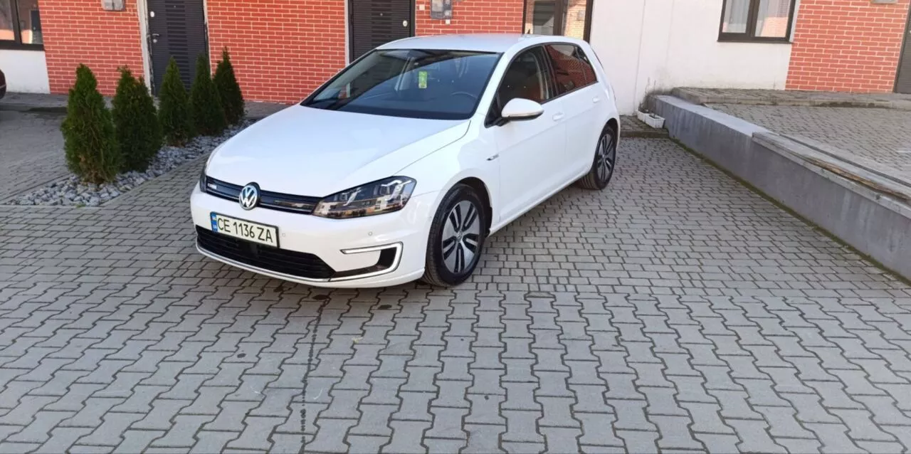 Volkswagen e-Golf  24 kWh 2014141