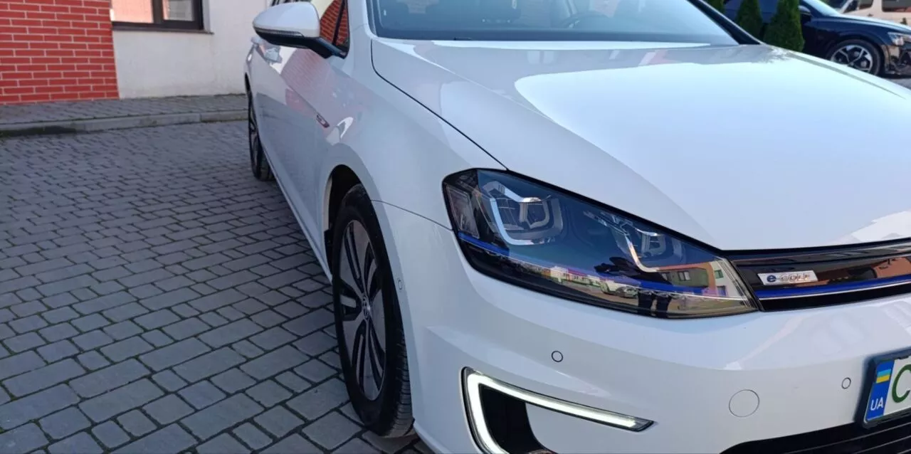 Volkswagen e-Golf  24 kWh 2014161