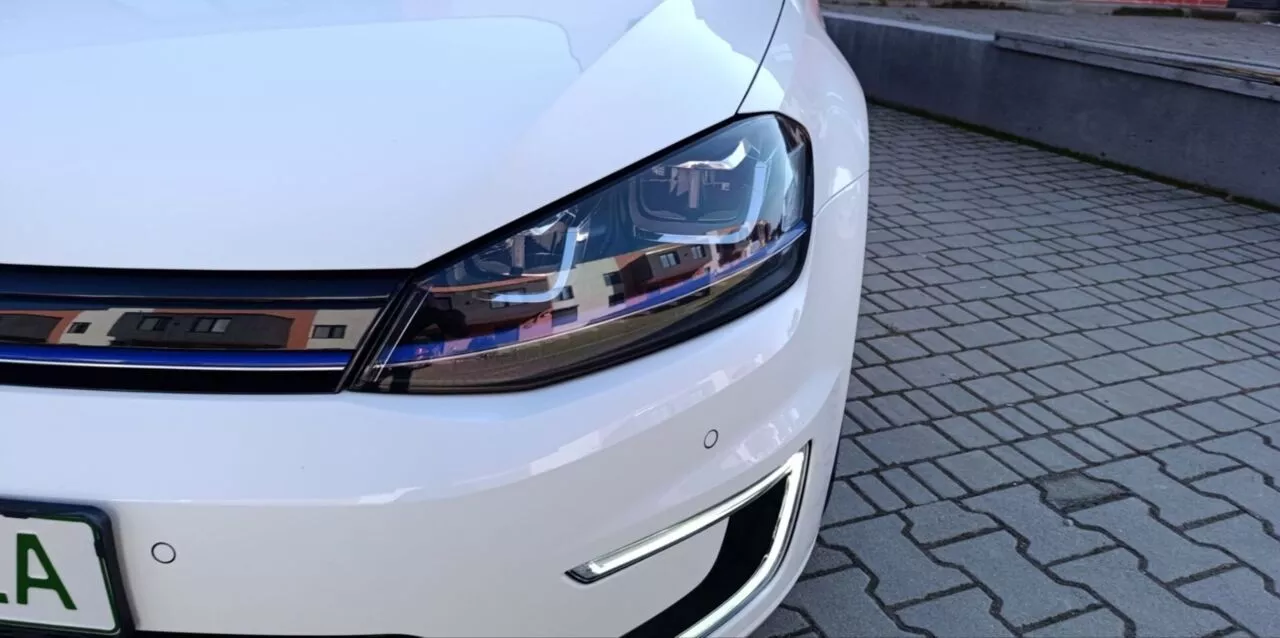 Volkswagen e-Golf  24 kWh 2014201