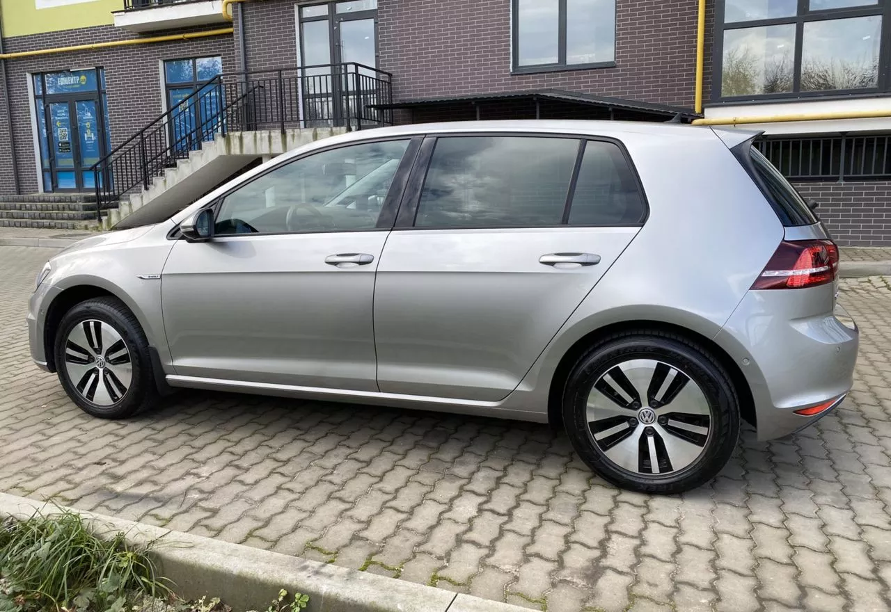 Volkswagen e-Golf  24 kWh 201531