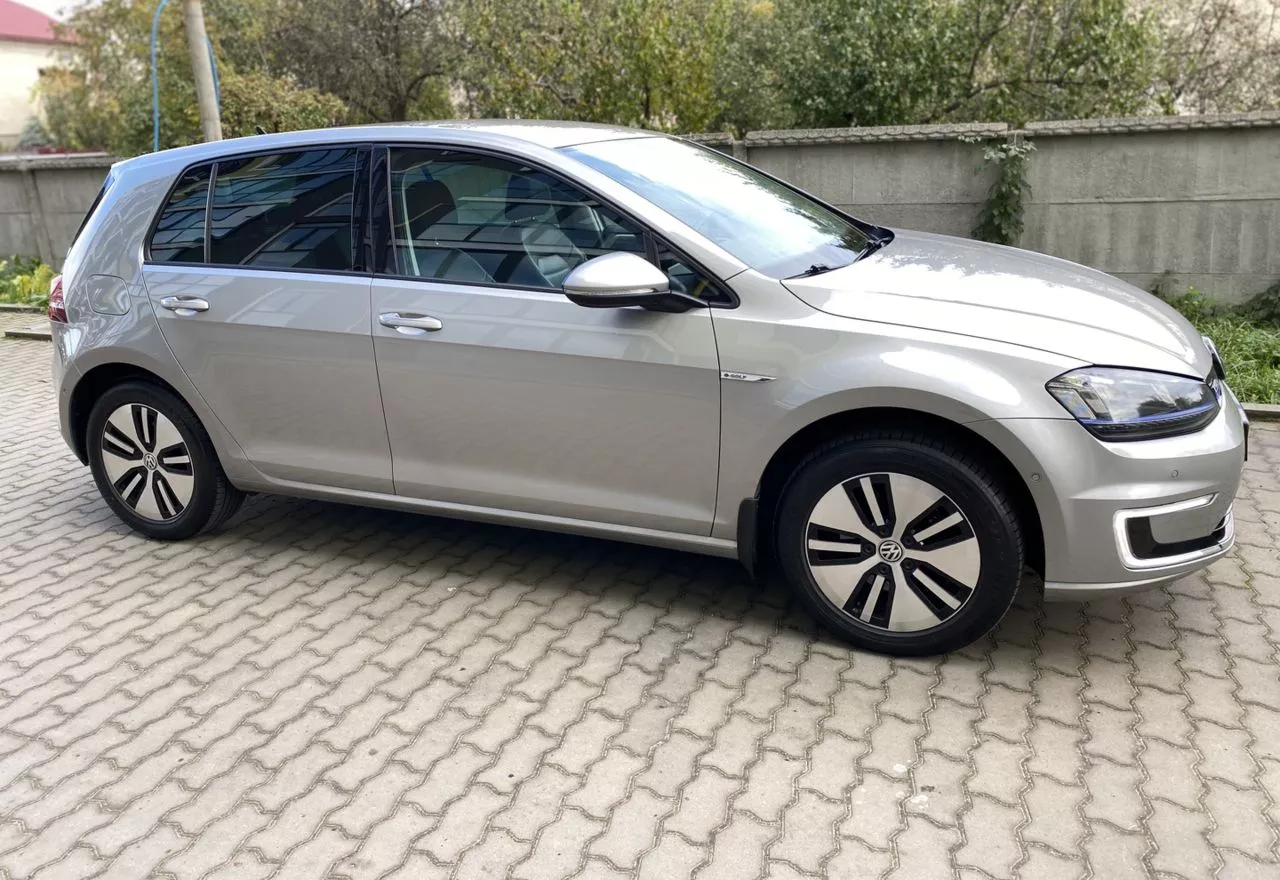 Volkswagen e-Golf  24 kWh 2015101