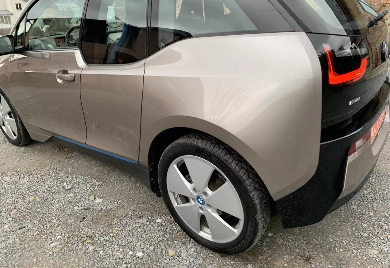 BMW i3  2015211