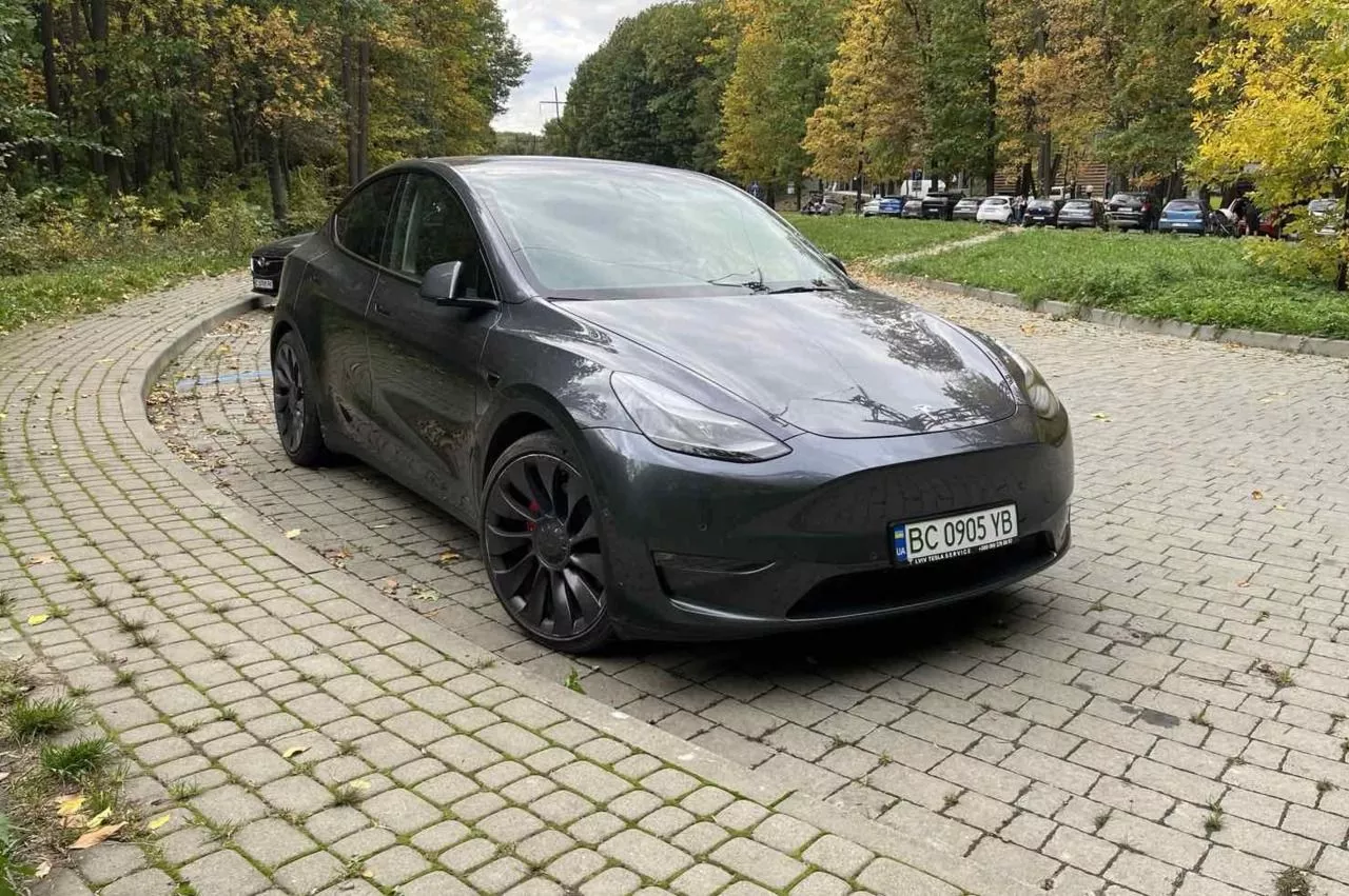 Tesla Model Y 