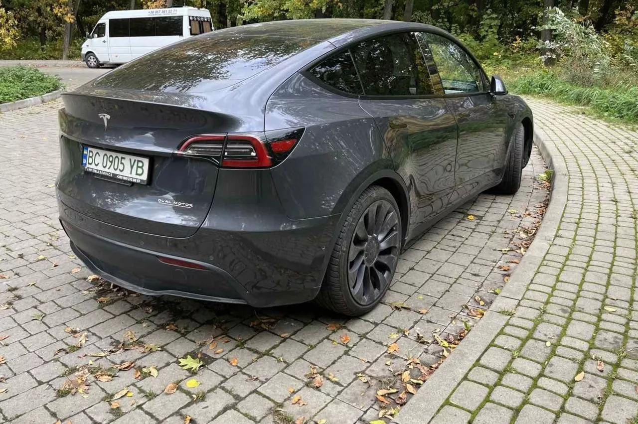 Tesla Model Y  82 kWh 202111