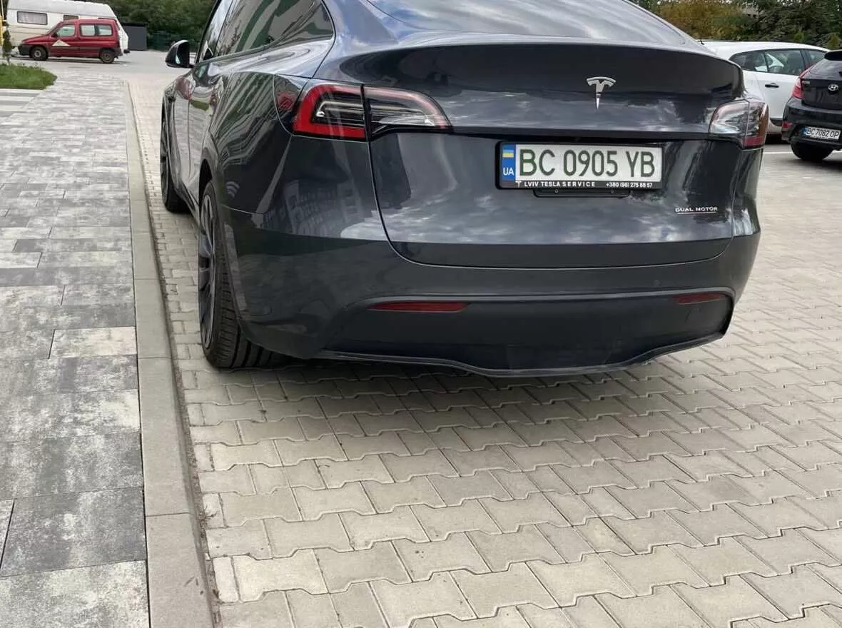 Tesla Model Y  82 kWh 2021121