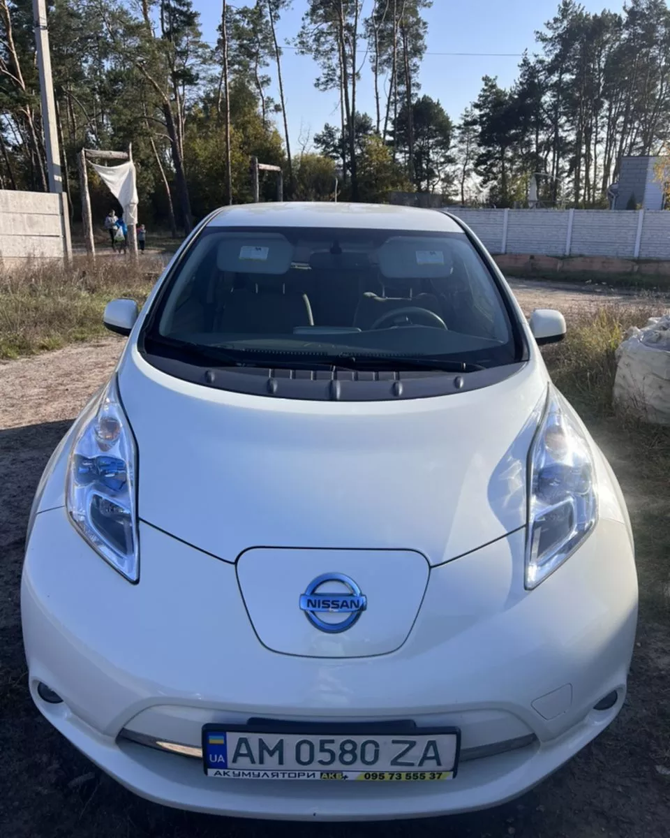 Nissan Leaf  201211