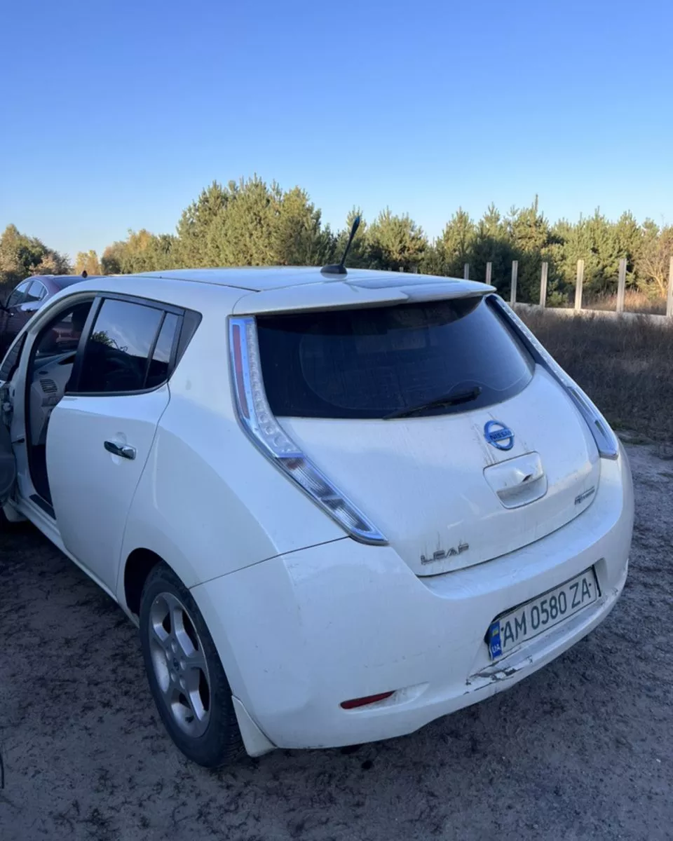 Nissan Leaf  201251