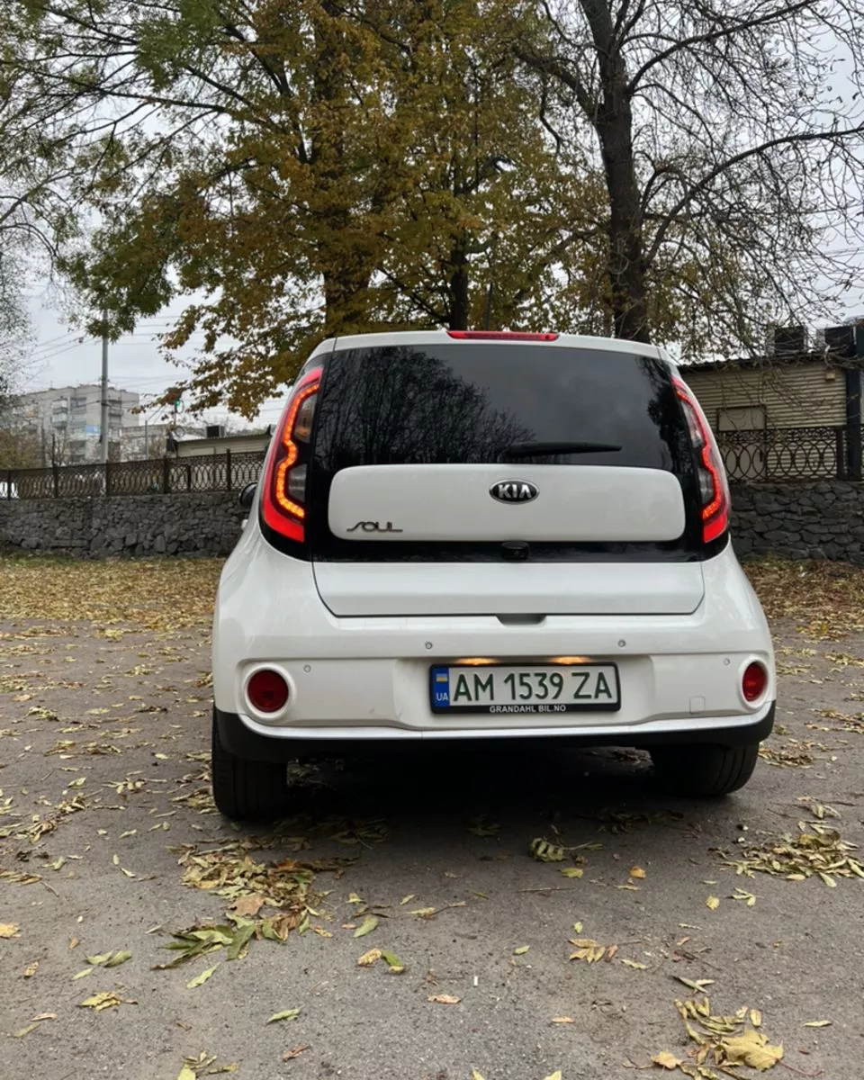 Kia Soul  27 kWh 2015211