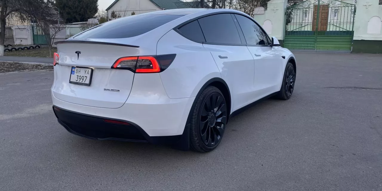 Tesla Model Y  2022371