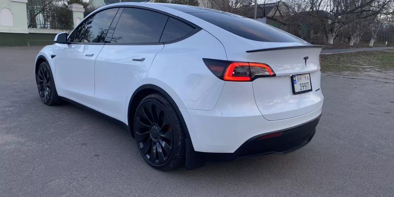 Tesla Model Y  2022441