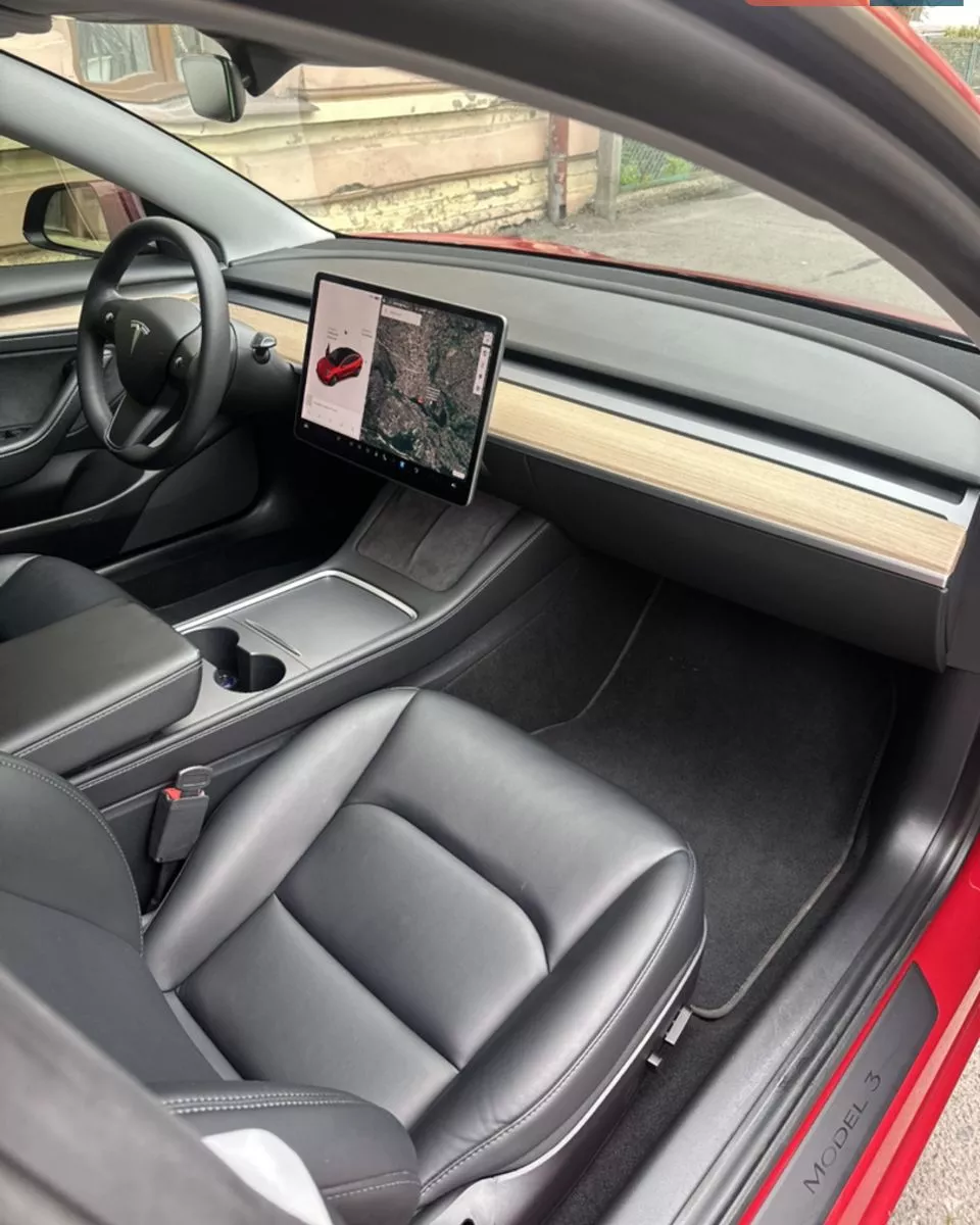 Tesla Model 3  82.5 kWh 2021141