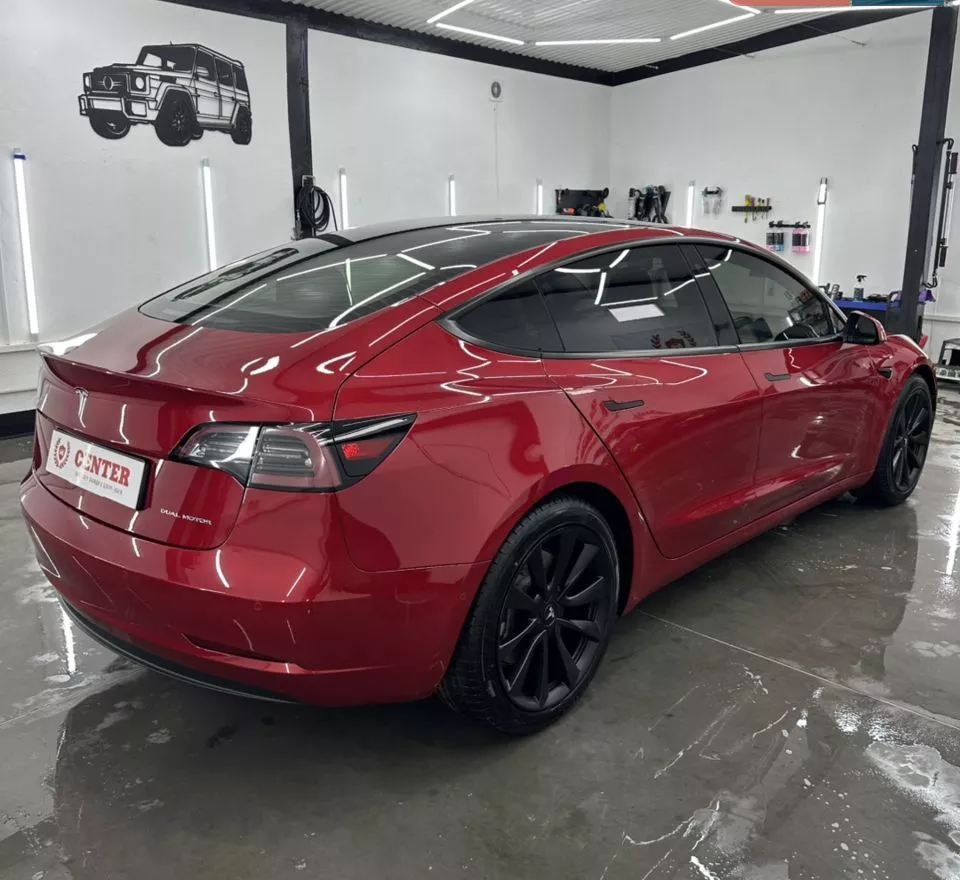 Tesla Model 3  82.5 kWh 2021201