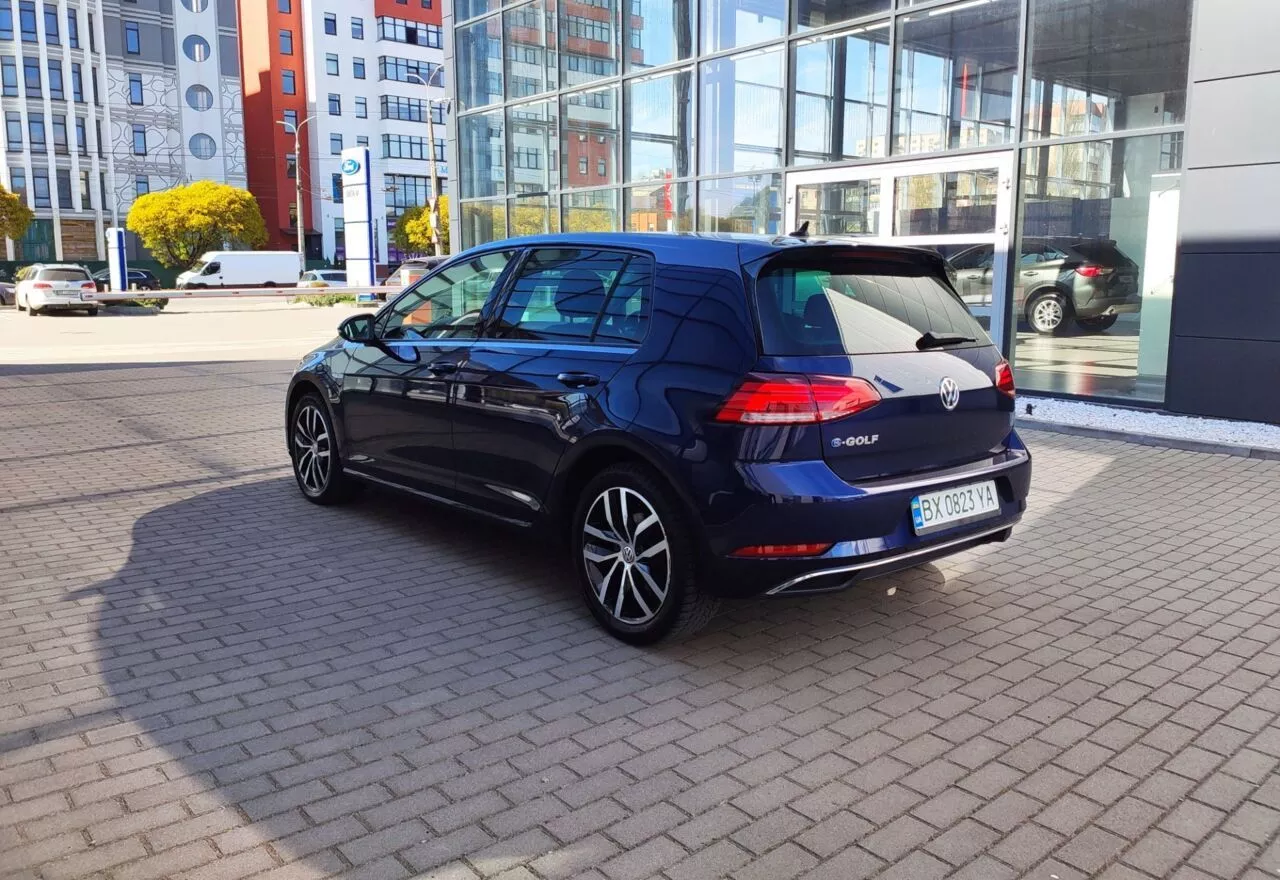 Volkswagen e-Golf  358 kWh 201821