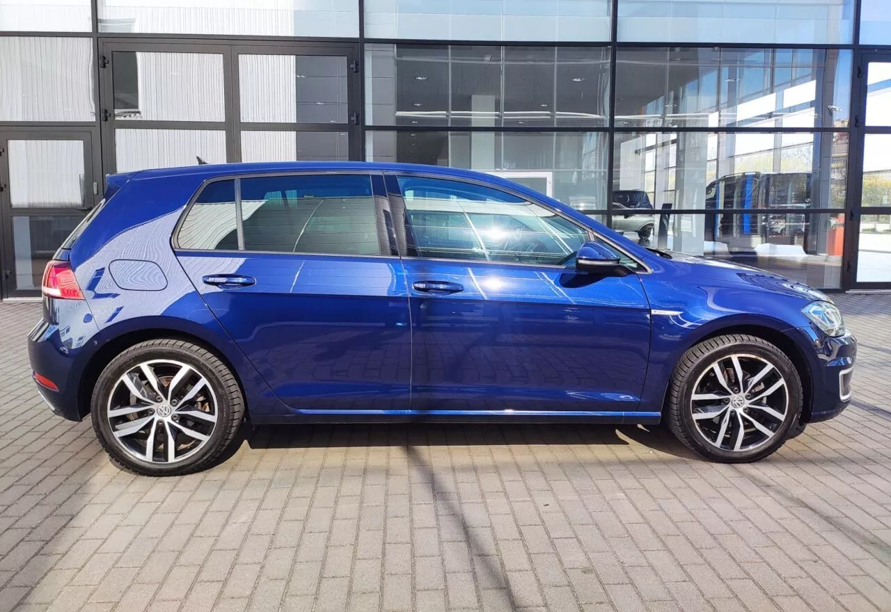 Volkswagen e-Golf  358 kWh 201851