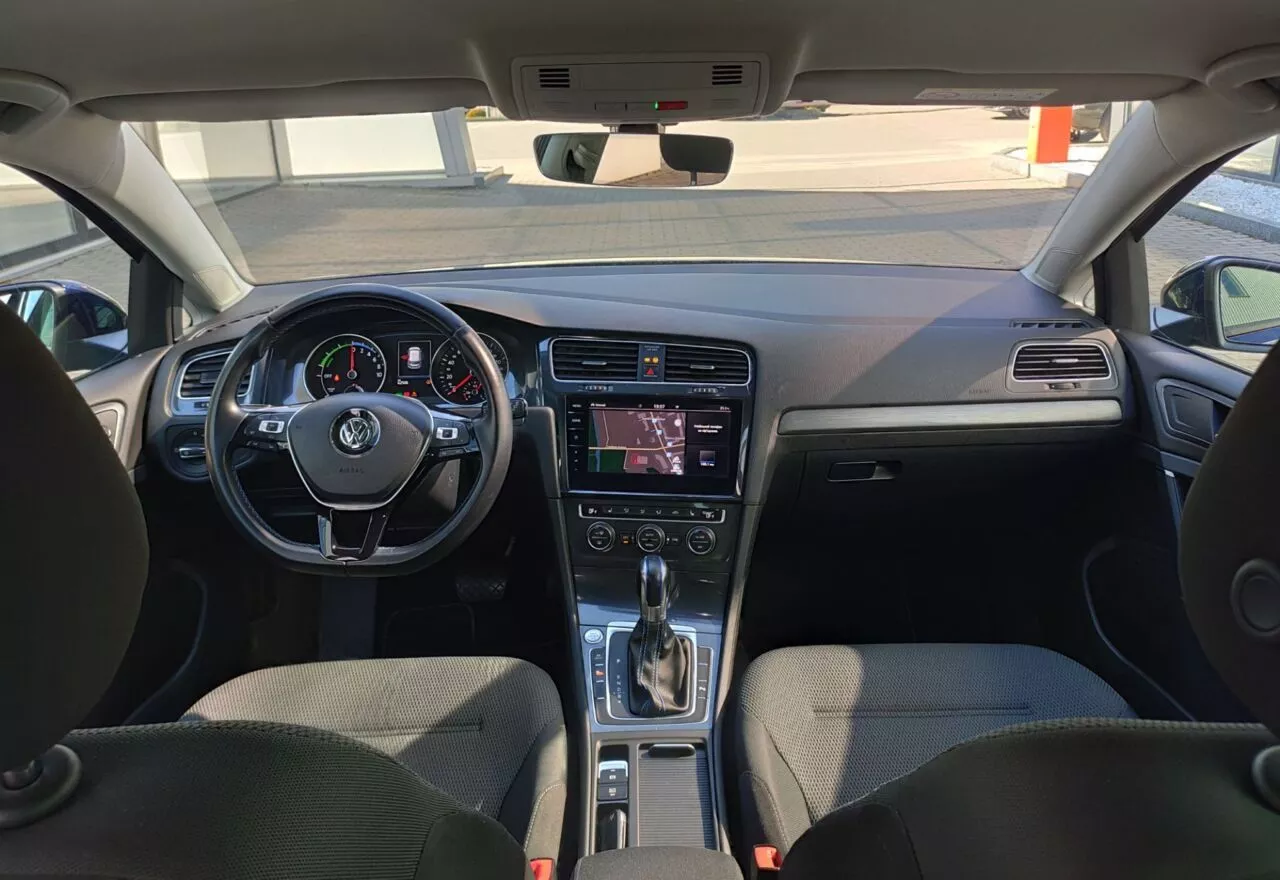 Volkswagen e-Golf  358 kWh 2018141