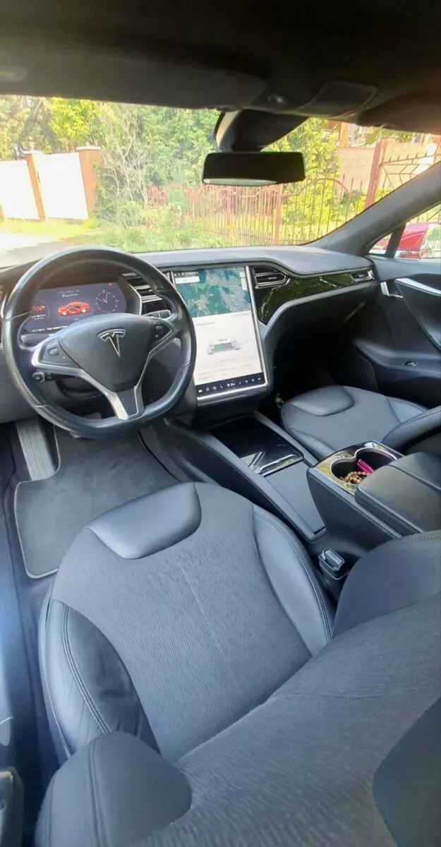 Tesla Model S  90 kWh 201611