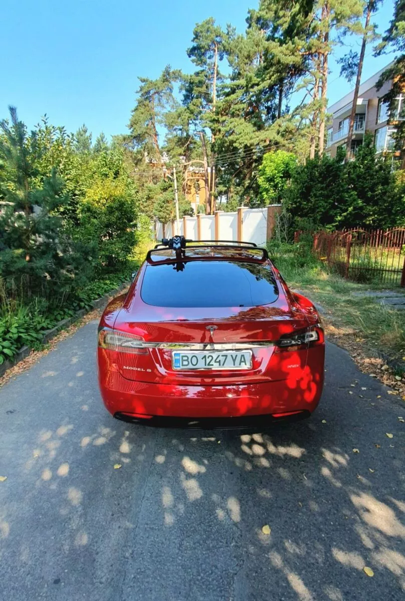 Tesla Model S  90 kWh 201651