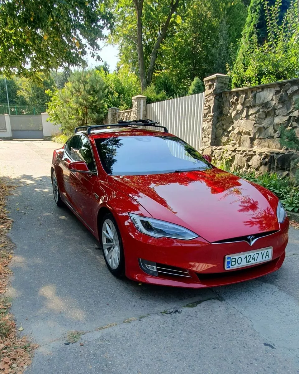 Tesla Model S  90 kWh 201661