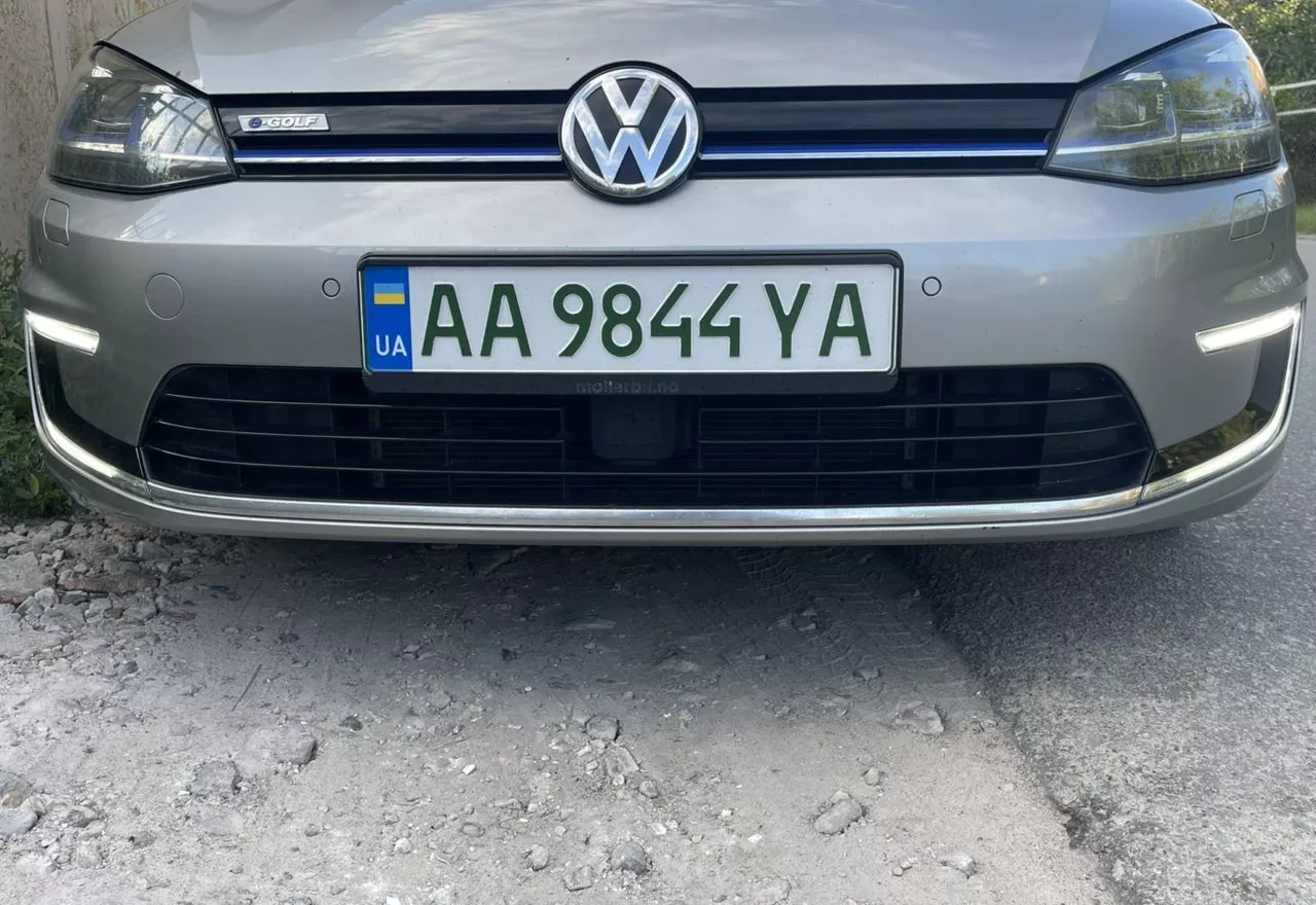 Volkswagen e-Golf  35.8 kWh 2018151