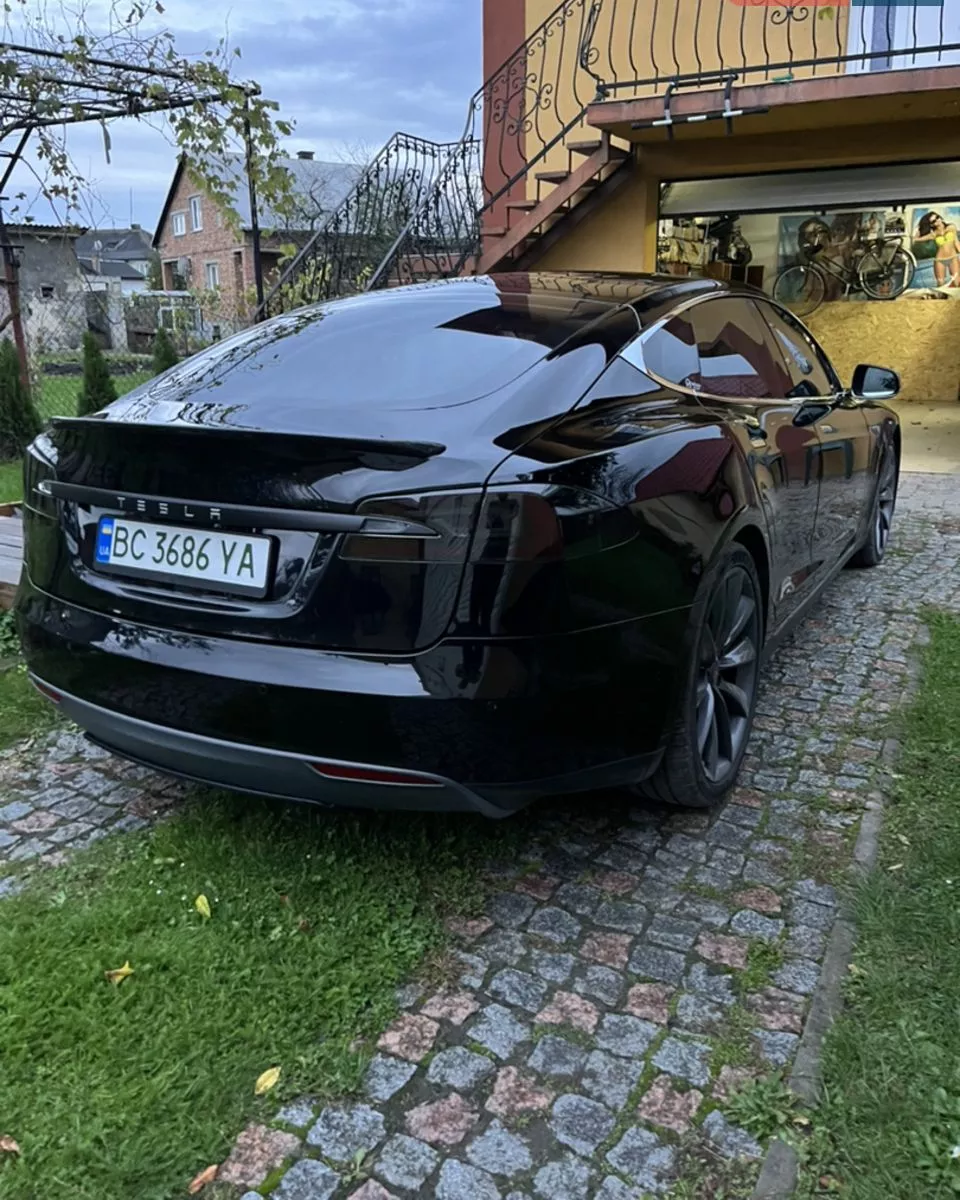 Tesla Model S  85 kWh 2016101