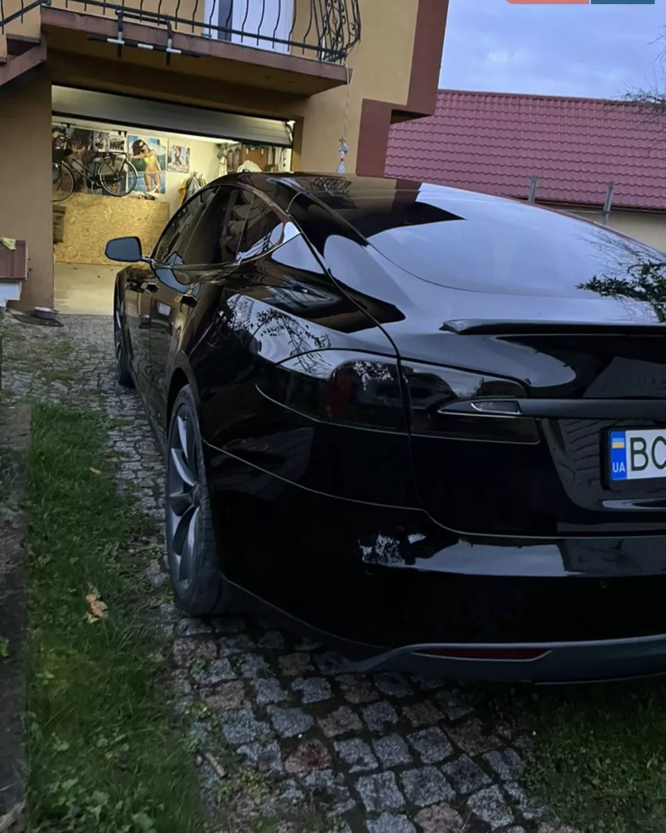 Tesla Model S  85 kWh 2016181