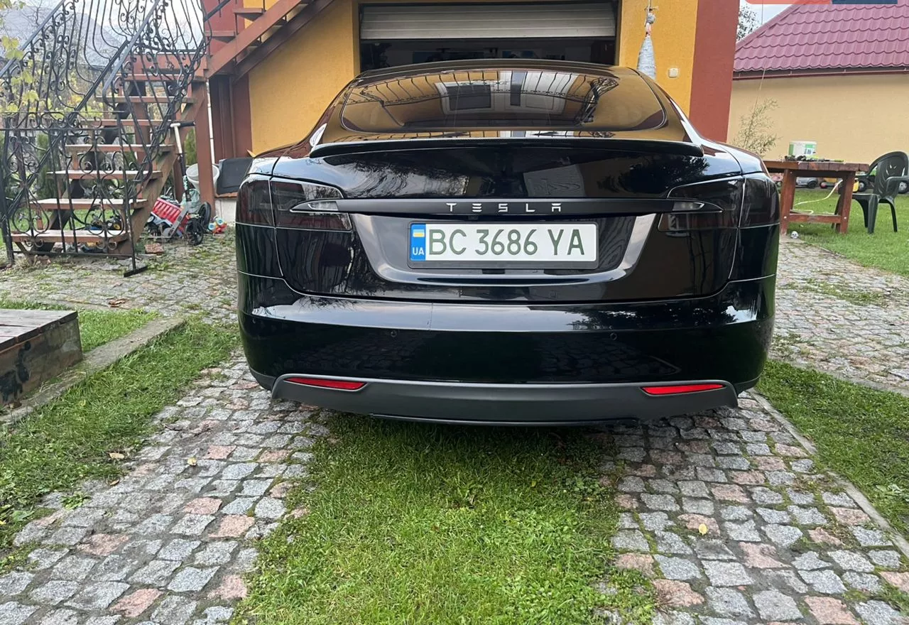 Tesla Model S  85 kWh 2016351