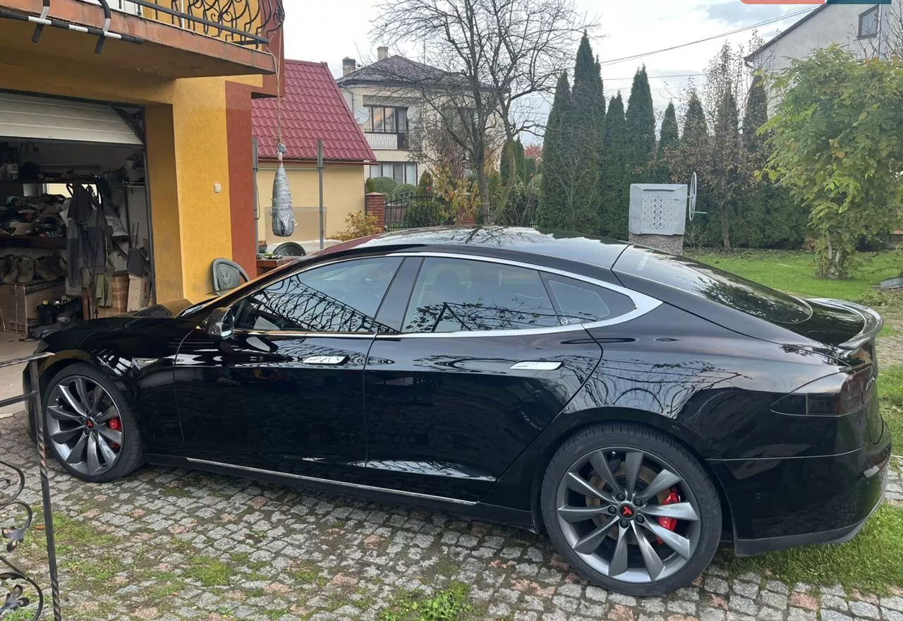 Tesla Model S  85 kWh 2016381