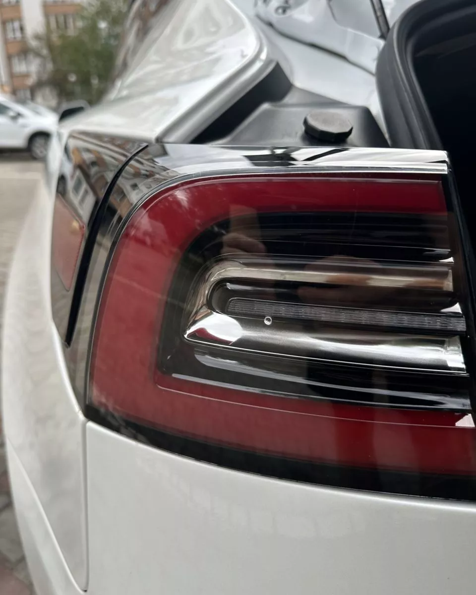 Tesla Model 3  60 kWh 2020111