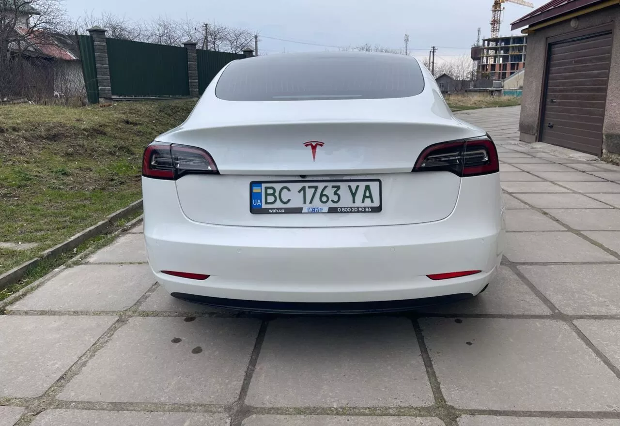 Tesla Model 3  60 kWh 2020201