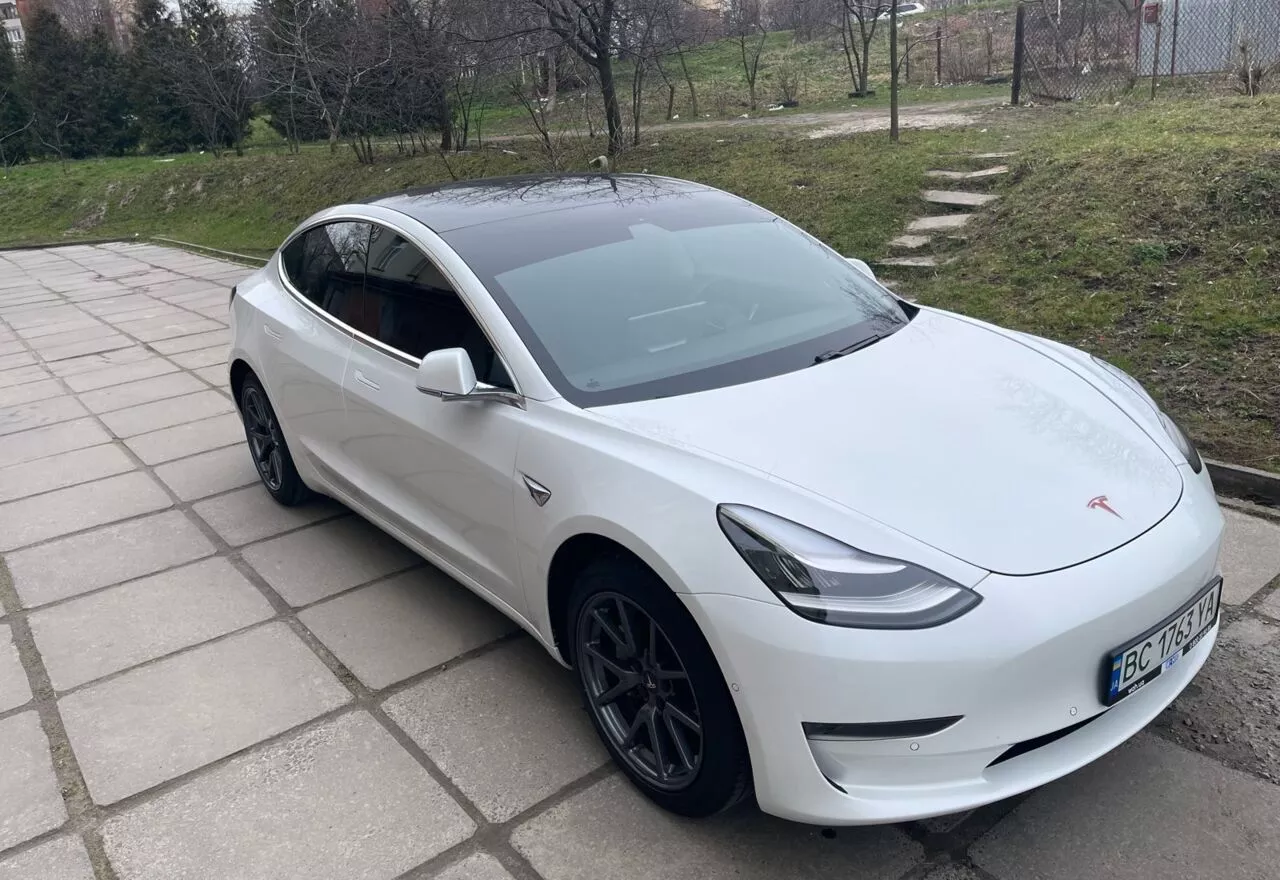 Tesla Model 3  60 kWh 2020211