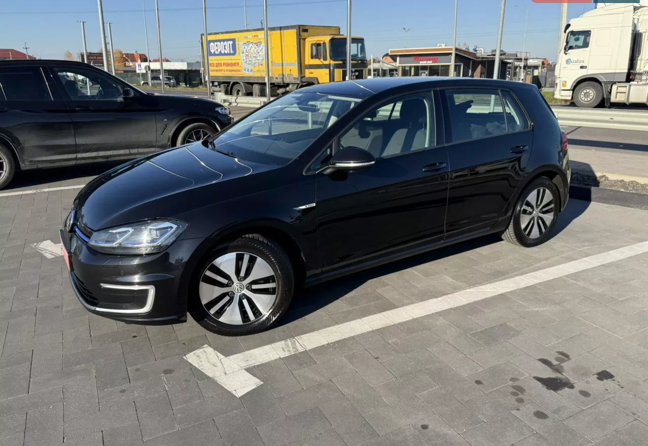 Volkswagen e-Golf  35.8 kWh 201711