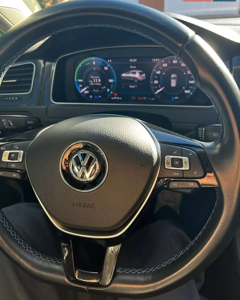 Volkswagen e-Golf  35.8 kWh 2019141