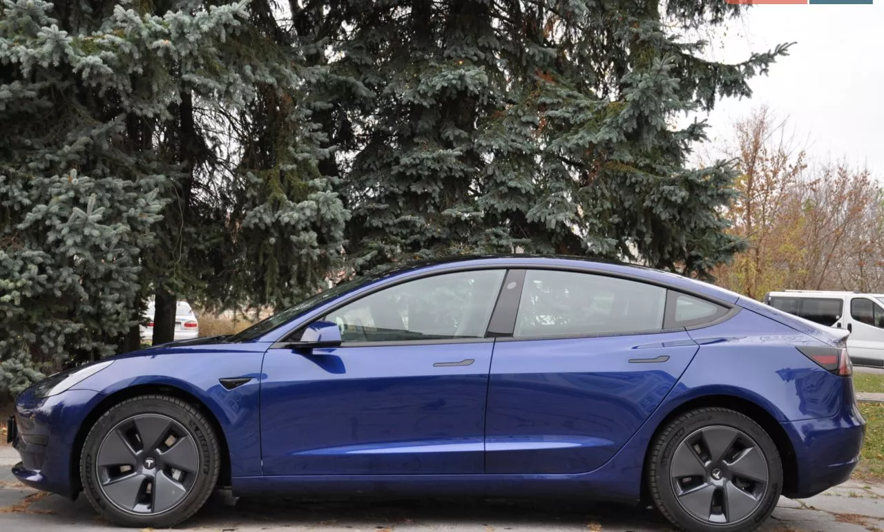 Tesla Model 3  63.7 kWh 202141