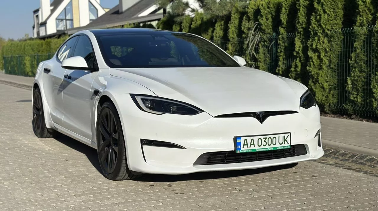 Tesla Model S 