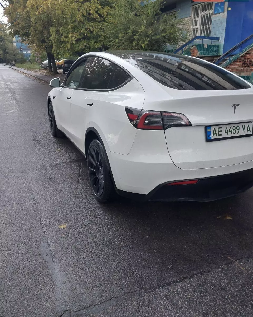 Tesla Model Y  202321