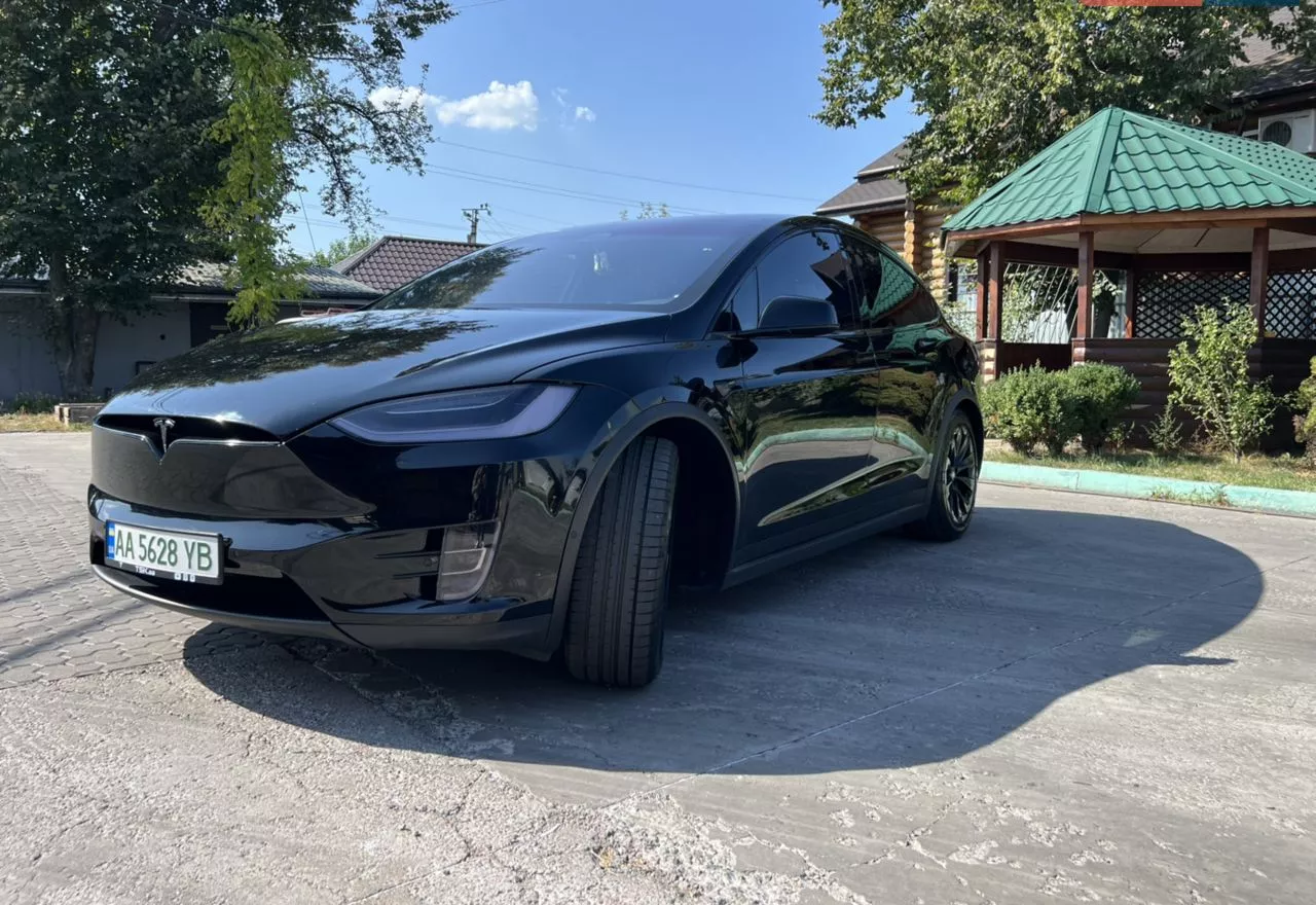 Tesla Model X 