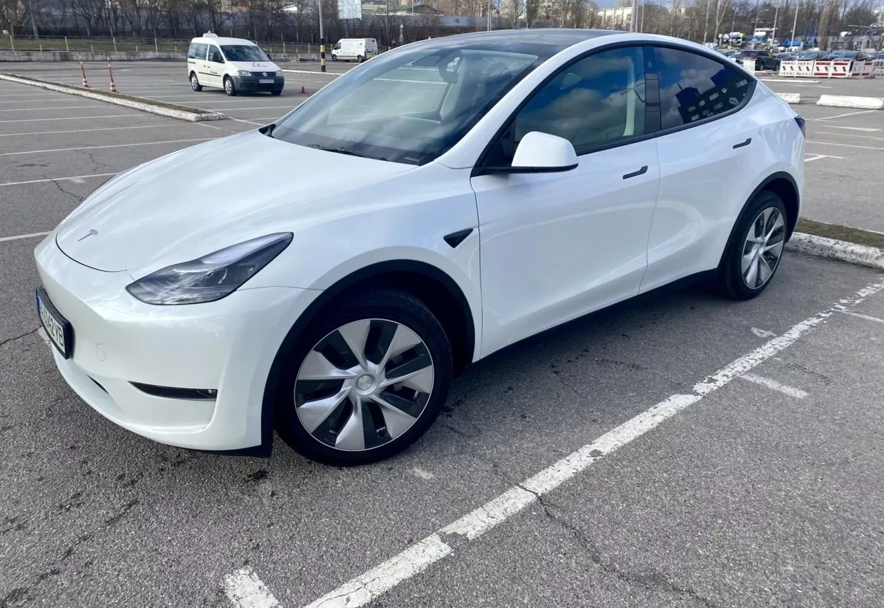 Tesla Model Y 