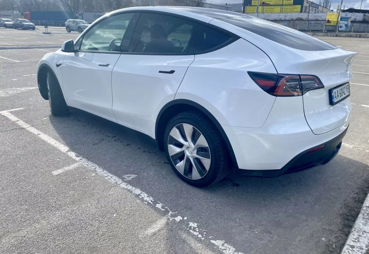 Tesla Model Y  80.5 kWh 202361