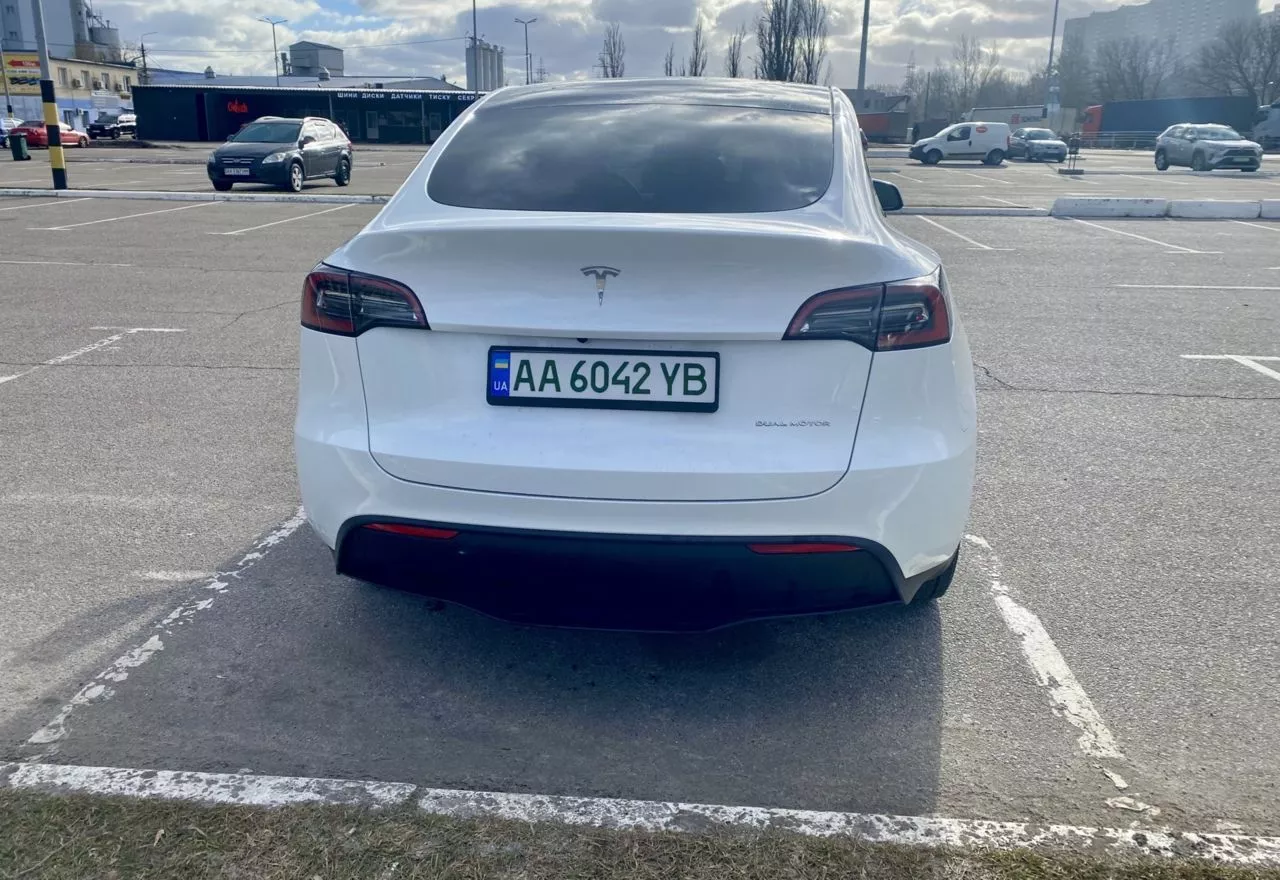 Tesla Model Y  80.5 kWh 202371