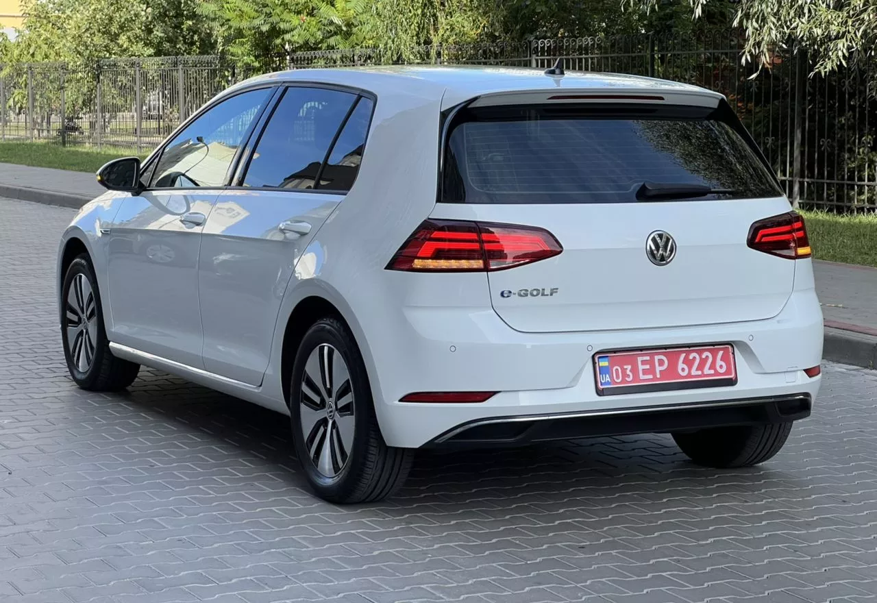 Volkswagen e-Golf  35.8 kWh 201921