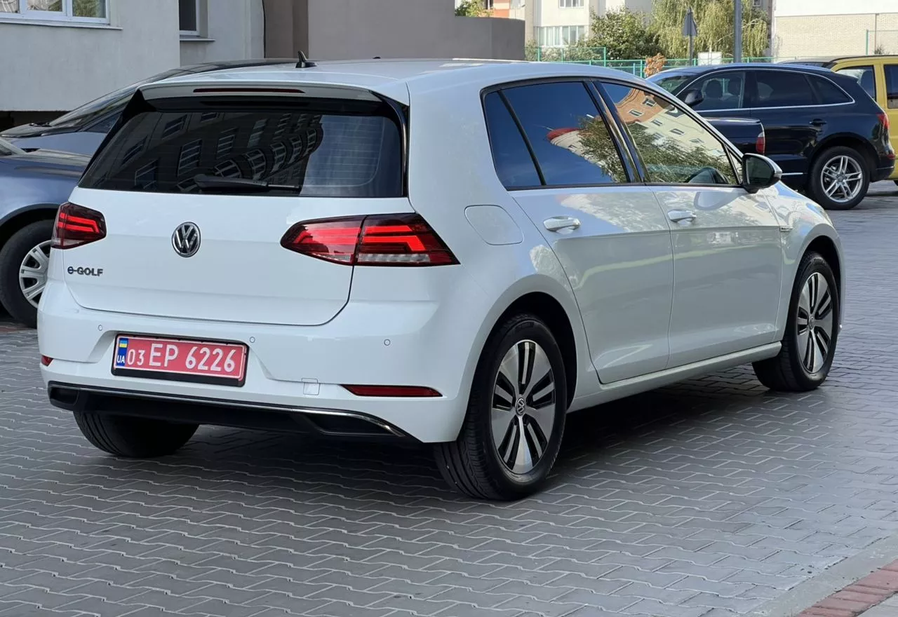 Volkswagen e-Golf  35.8 kWh 201931