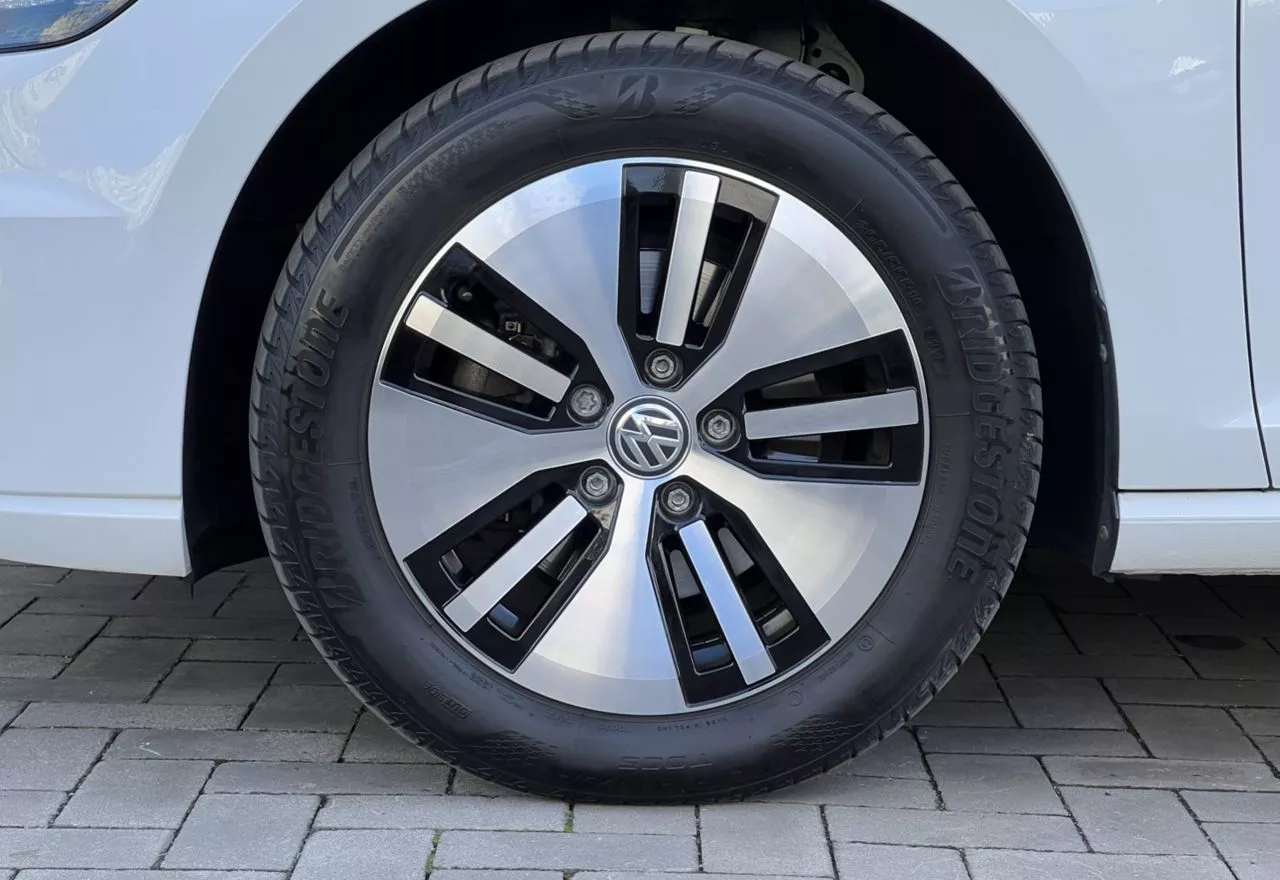 Volkswagen e-Golf  35.8 kWh 2019161